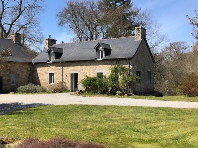 Merveilleux Cottage Dans Parc De 7,5 Hectares Saint-Nicolas-du-Pélem Exterior photo